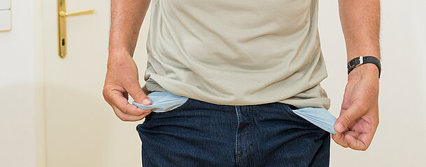 Sujet_Finanzen_Geld_leereTaschen