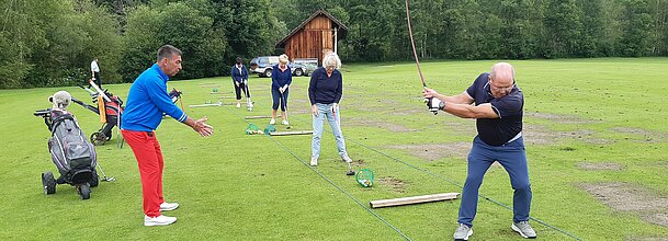 Bälle, Schläger, Tees, Abschlag