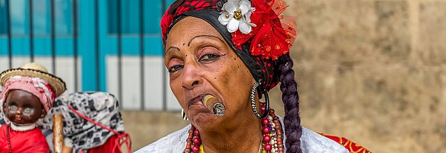 Kuba Frau Zigarre